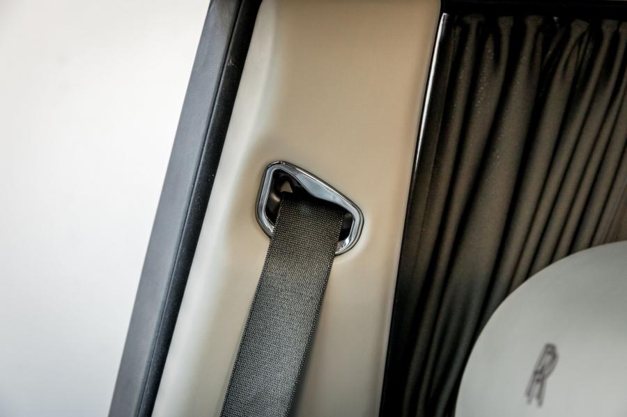 Детали интерьера Rolls-Royce Phantom EWB 2007 года  (NA) (фото 84 из 105)